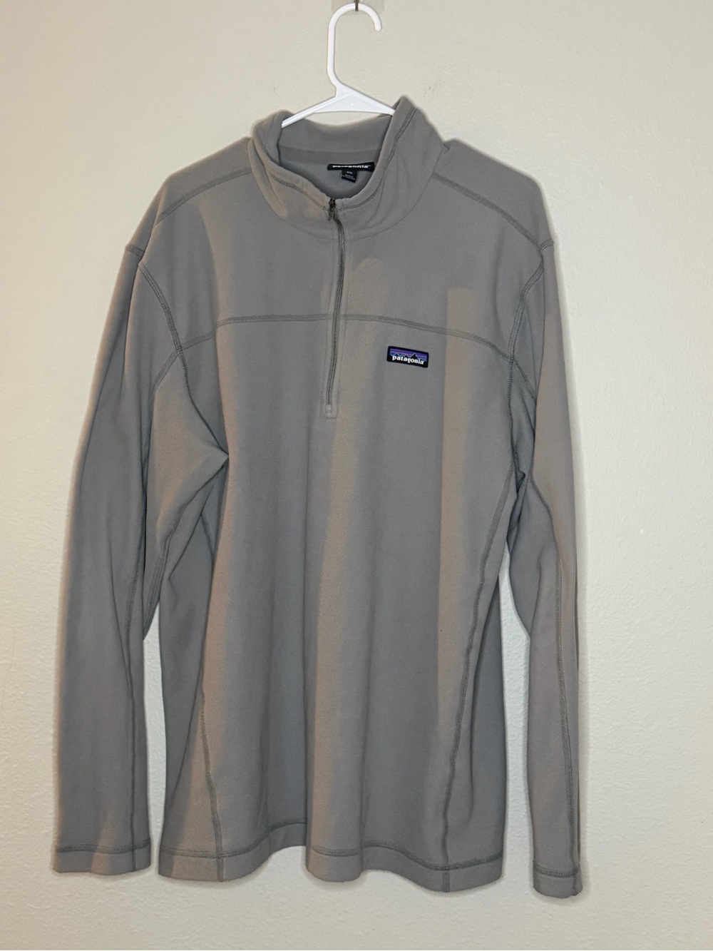 Patagonia Men’s Light Gray Quarter-Zip Fleece Pullover